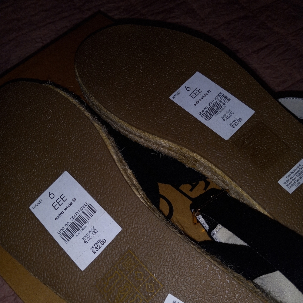 Shoe